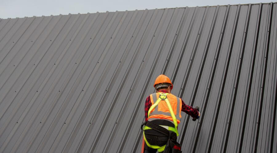 Professional gutter cleaning in Waldorf, MN